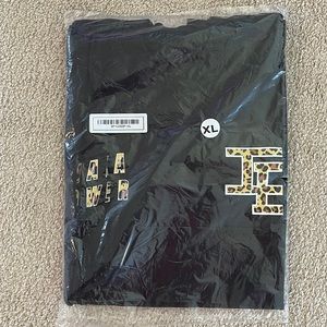 Inaka Power Size XL tee. New in original packaging. pics taken from website